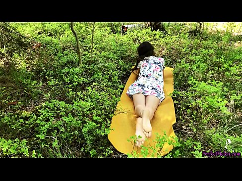 ❤️ ටින්ඩර් මත සිටින ආගන්තුකයෙක් මගේ පුකට ස්වයං වින්දනයේ යෙදෙන අතර වනාන්තරයේ දැඩි ආශාවකින් කෙලෙසයි ❌ අසභ්ය වීඩියෝව අප වෙත ❤